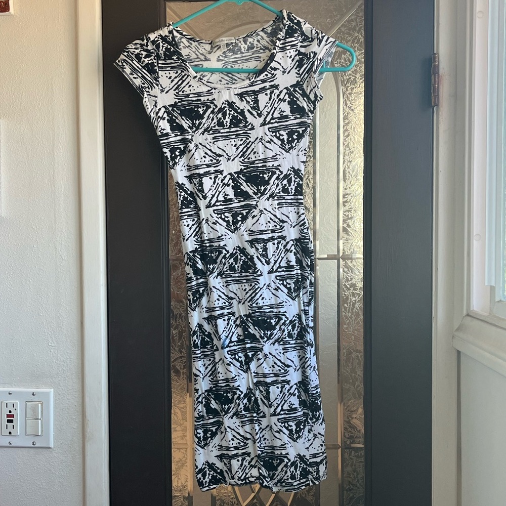 Black and white print body con dress